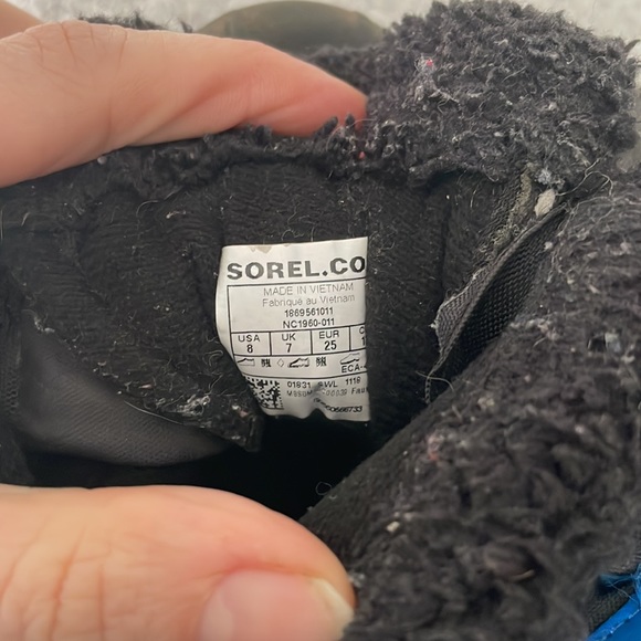 Sorel boots - Picture 4 of 5